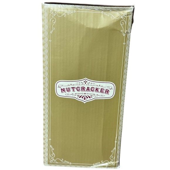 2022 Limited Edition Lumberjack Santa Nutcracker with Ornament World Market - Picture 6 of 6